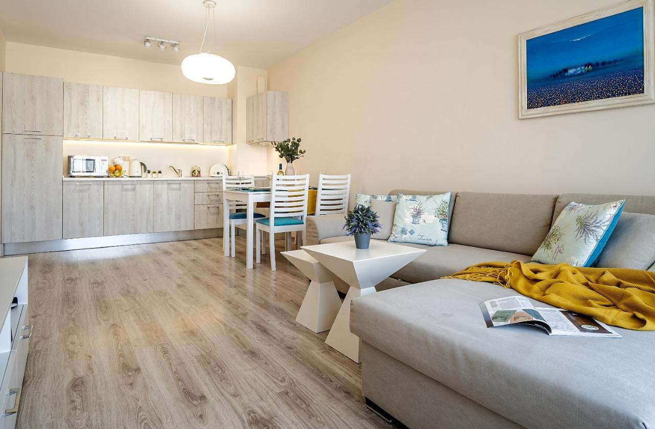 Summertime in Varna South Bay Beach Residence Exteriör bild