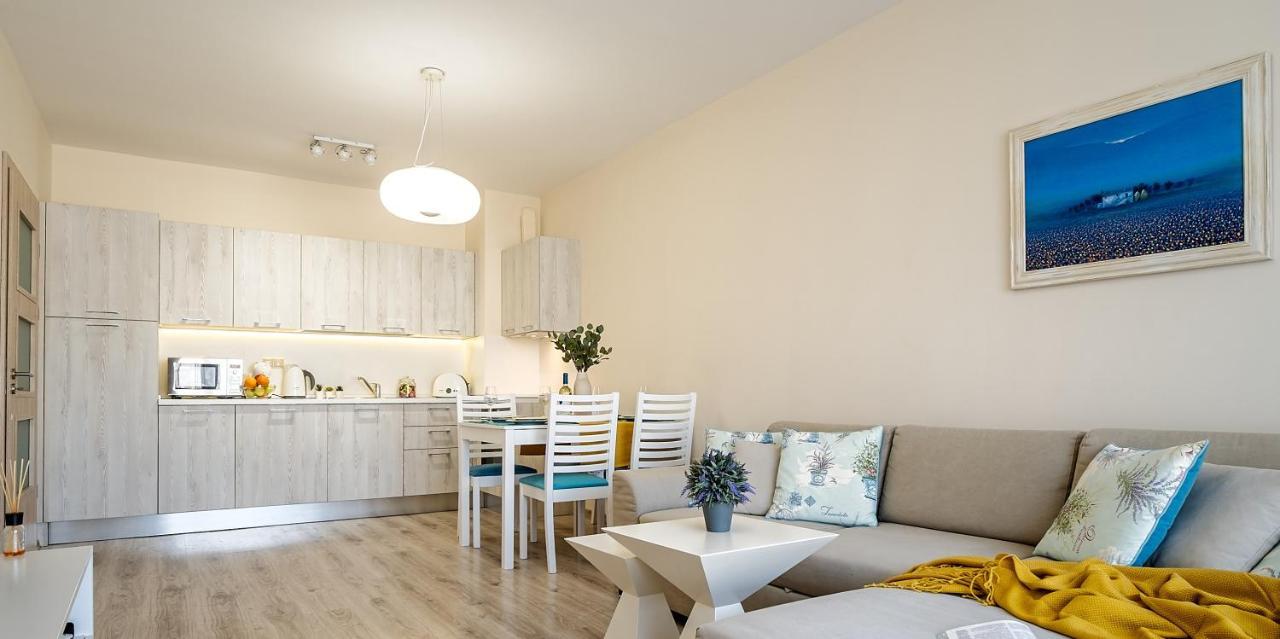 Summertime in Varna South Bay Beach Residence Exteriör bild